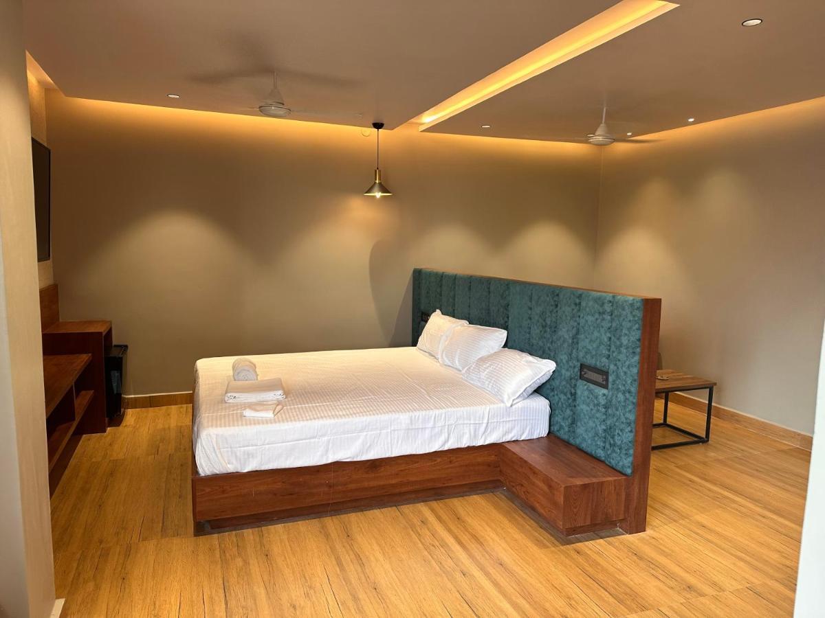 V Hotel Brahmapur Екстериор снимка