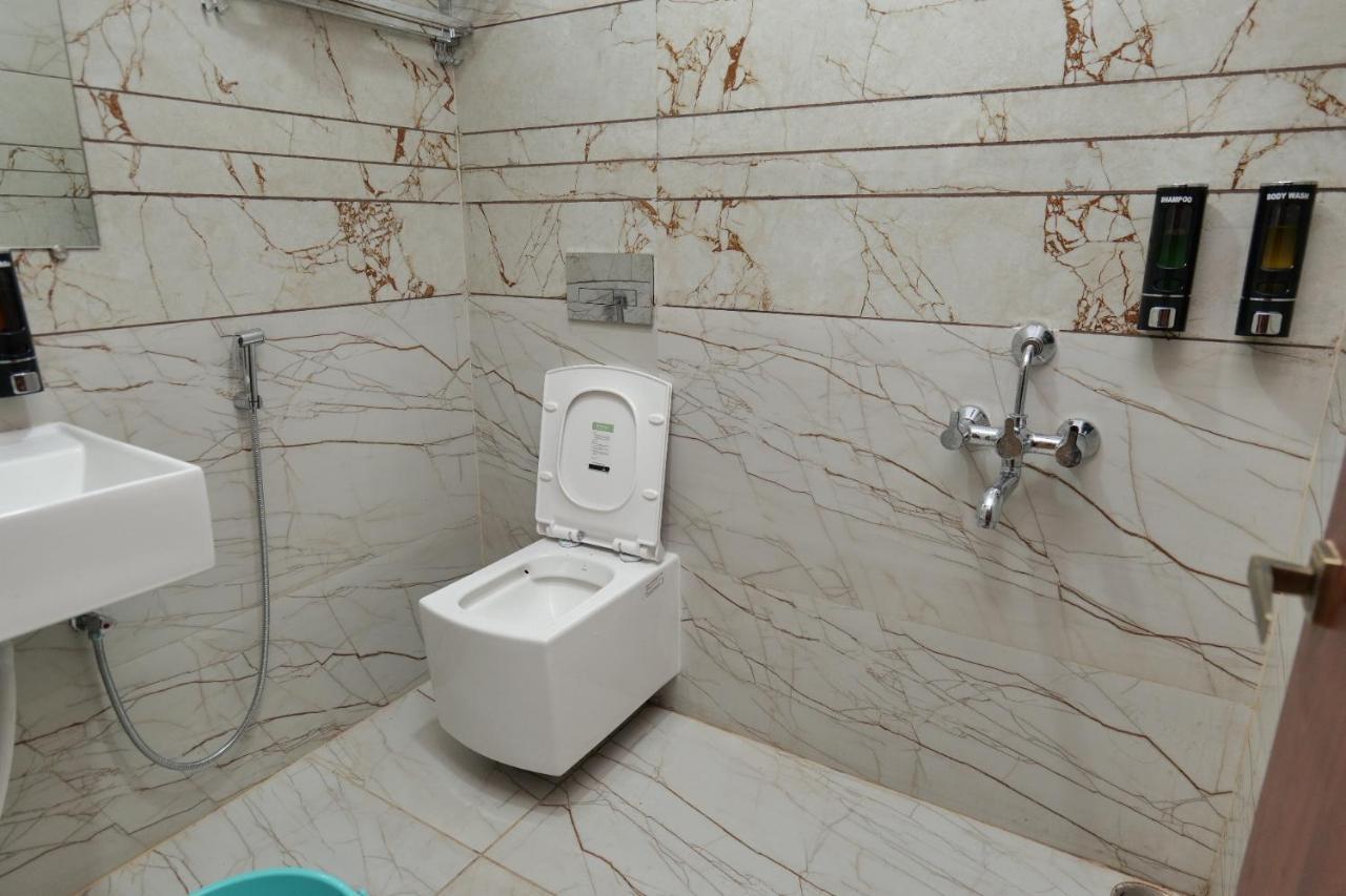 V Hotel Brahmapur Екстериор снимка